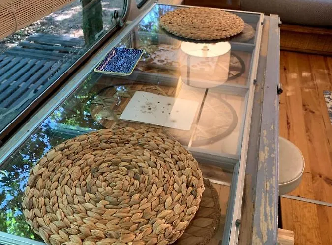 Magic Roof Bus With Big Bath In The Tree Forest! Parque de Campismo