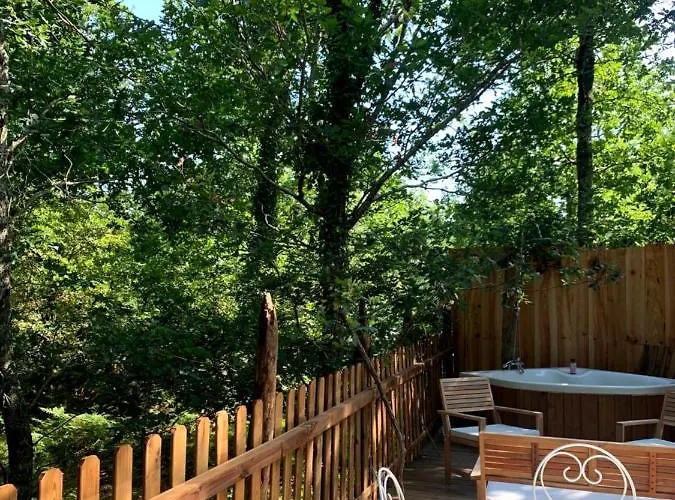 Parque de Campismo Magic Roof Bus With Big Bath In The Tree Forest! Mimizan-Plage